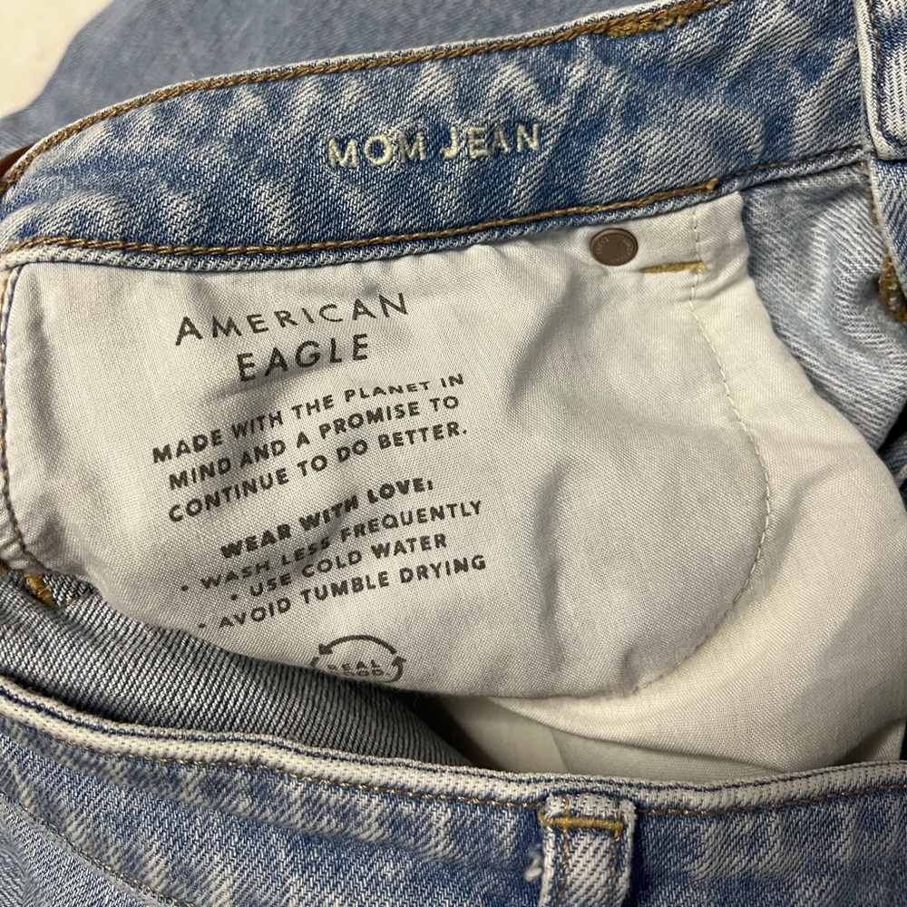 American Eagle Outfitters Strigid Light Blue Straight Leg Jeans - Picture 5 of 8